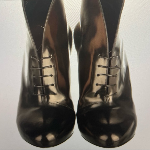 Gucci Leather lace up boots, Metallic and Silver, included box size 8 or IT 38 - Picture 3 of 10